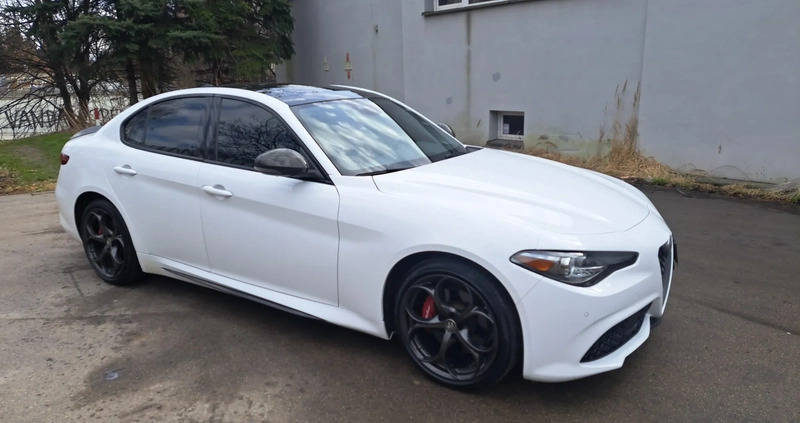 Alfa Romeo Giulia cena 147000 przebieg: 29400, rok produkcji 2019 z Kraków małe 172